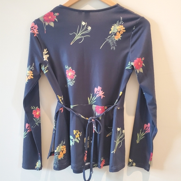 Icone (Simons) Floral Print Wrap Shirt (Small) - Picture 2 of 4